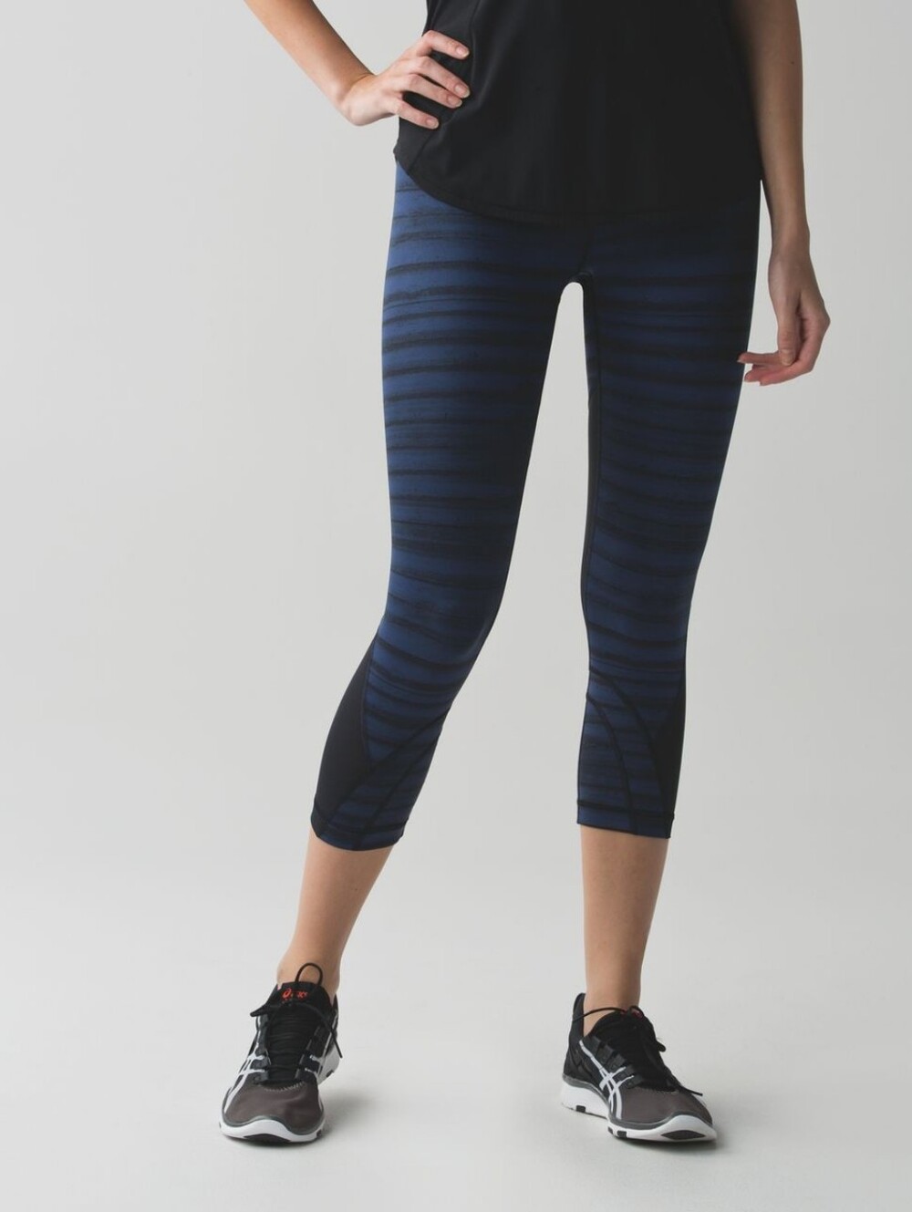 Lululemon Size 6 Run: Inspire Crop II *Full-On Luxtreme (Mesh)